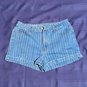 Junior’s So Favorite High Rise Shortie Jean Shorts Striped Size 11 Cuffed Denim